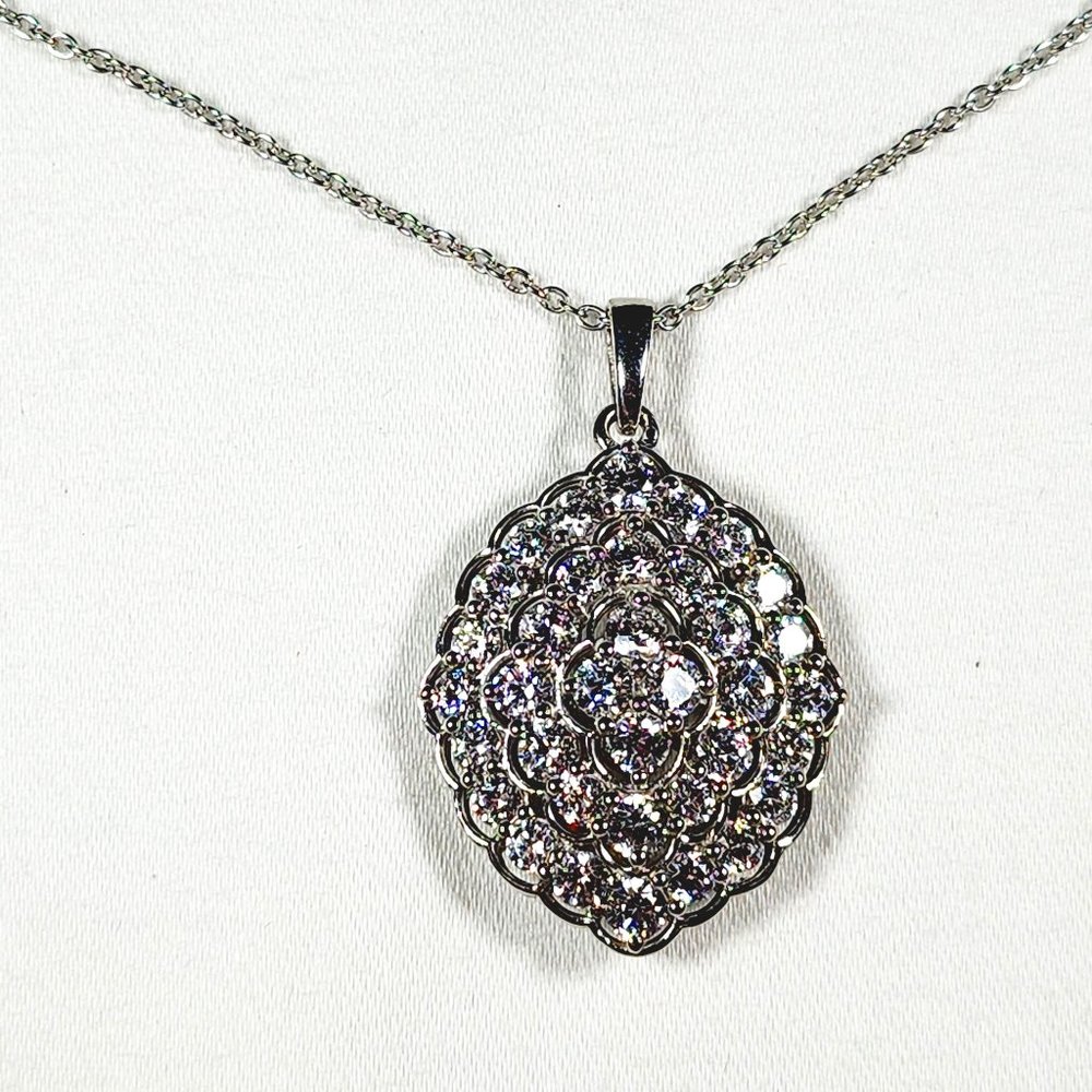 AAA finest Cubic Zirconia cluster pendant necklace (21 in) 5.50 cts in Plat/925
